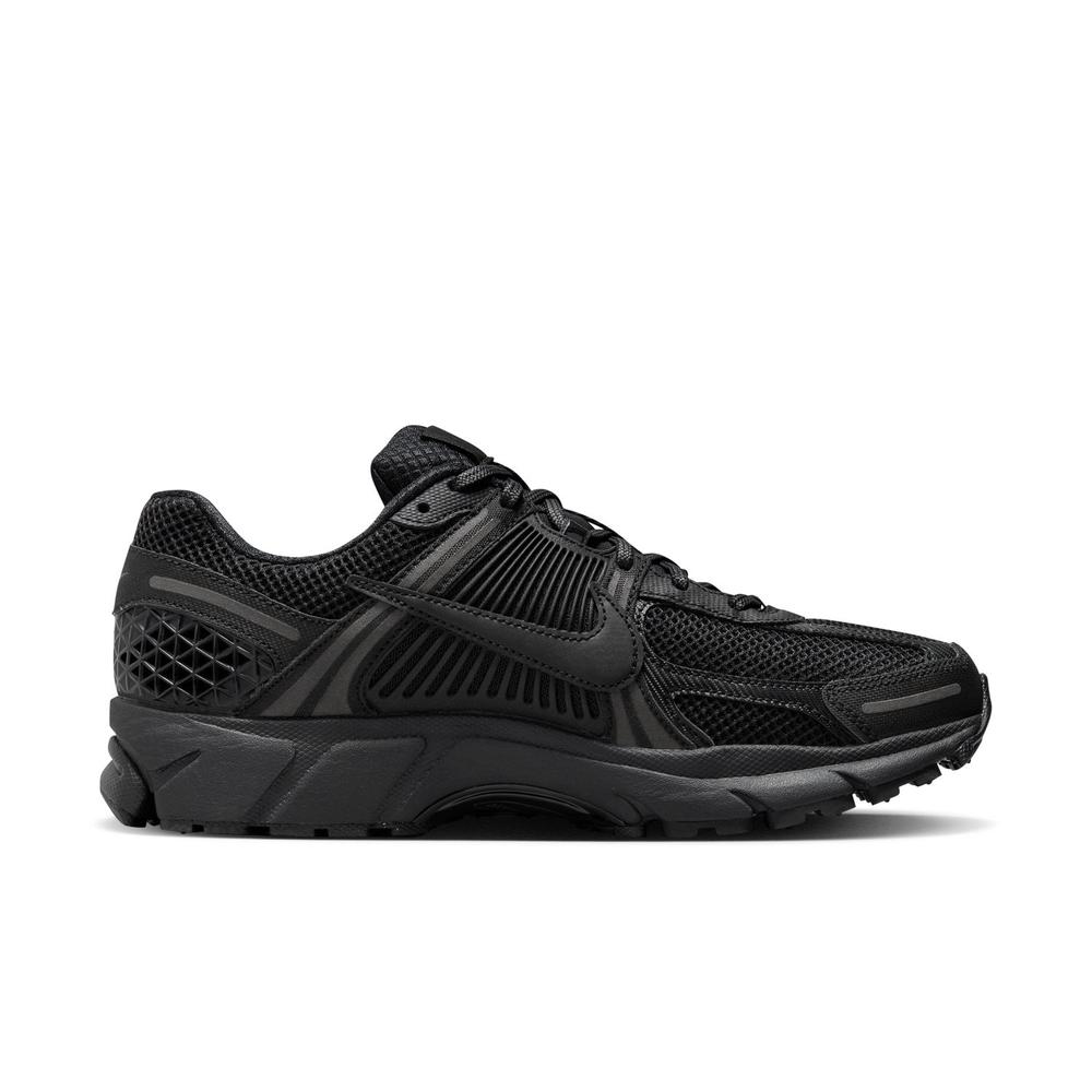 NIKE ZOOM VOMERO 5｜BILLY