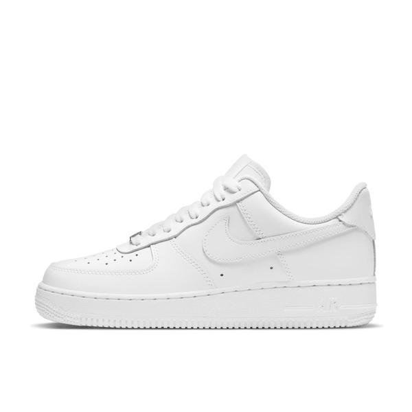 NIKE ウィメンズ エア フォース 1 07 ホワイト 22cm