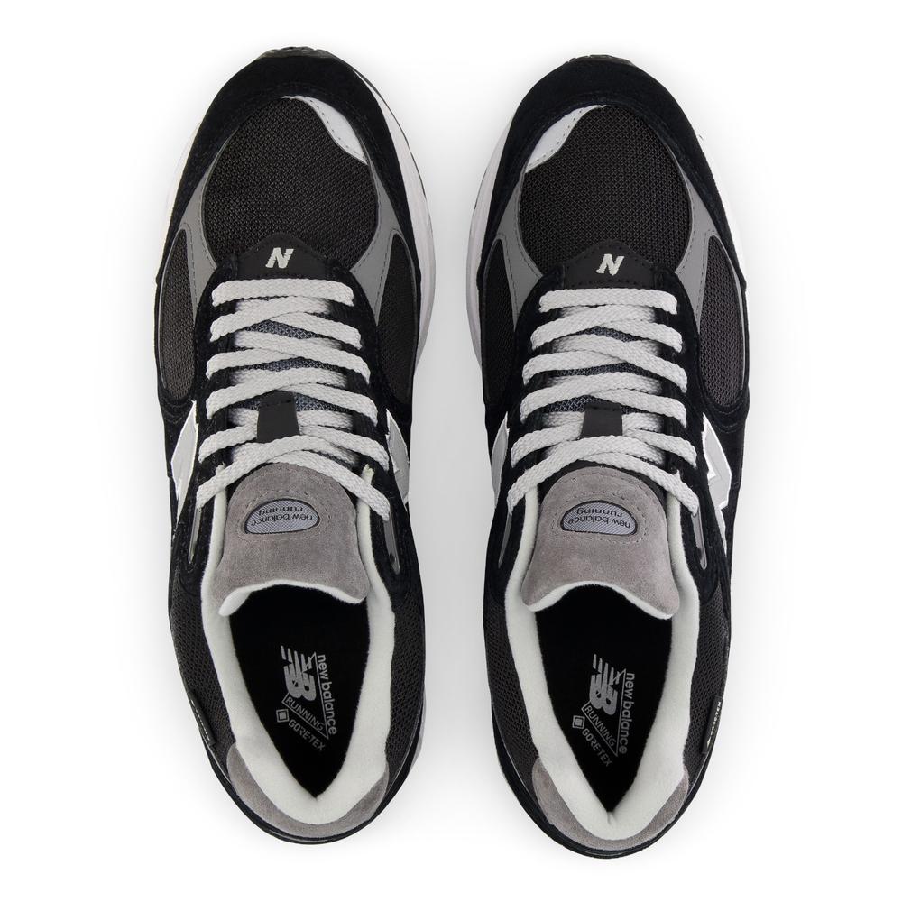 New Balance 2002R GORE-TEX｜BILLY 