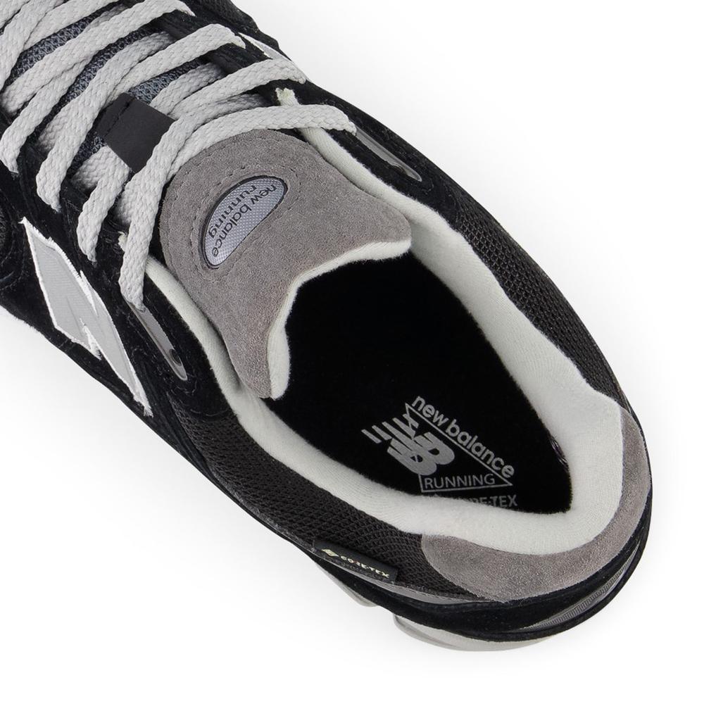 New Balance 2002R GORE-TEX｜BILLY