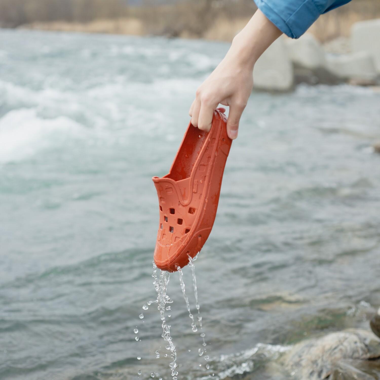 VANS】 ヴァンズ SLIP-ON MULE TRK スリッポンミュールトレック