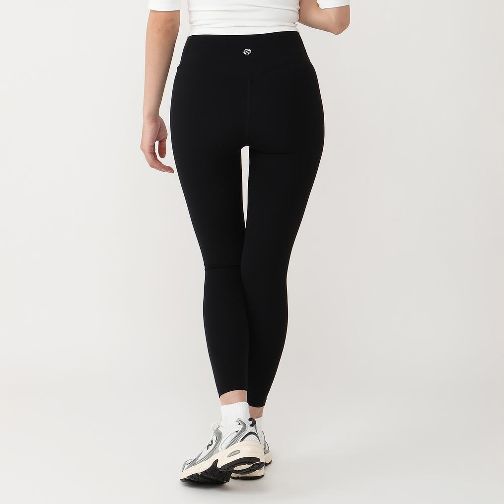 モデル：161cm / 着用サイズ：S XEXYMIX XEXYMIX Black Label Leggings Signature 360N画像3