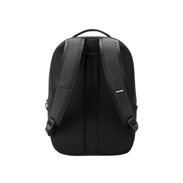 Incase INCASE INCASE Campus Compact Backpack｜OSHMAN'S ONLINE 公式通販