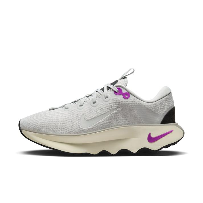 【送料無料】 【NIKE】 ナイキ W MOTIVA ウィメンズ モティバ WDV1238 009PNDST/PNDST 25.5cm