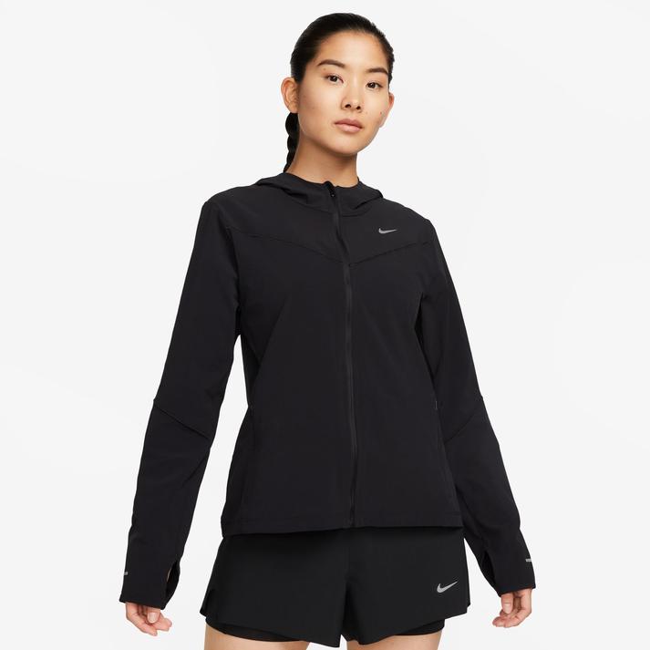 NIKE�E�F�A W SWIFT UV JKT 010BLK/REFSIL