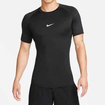 NIKE Dri-FITタイトショートスリーブフィットネストップ