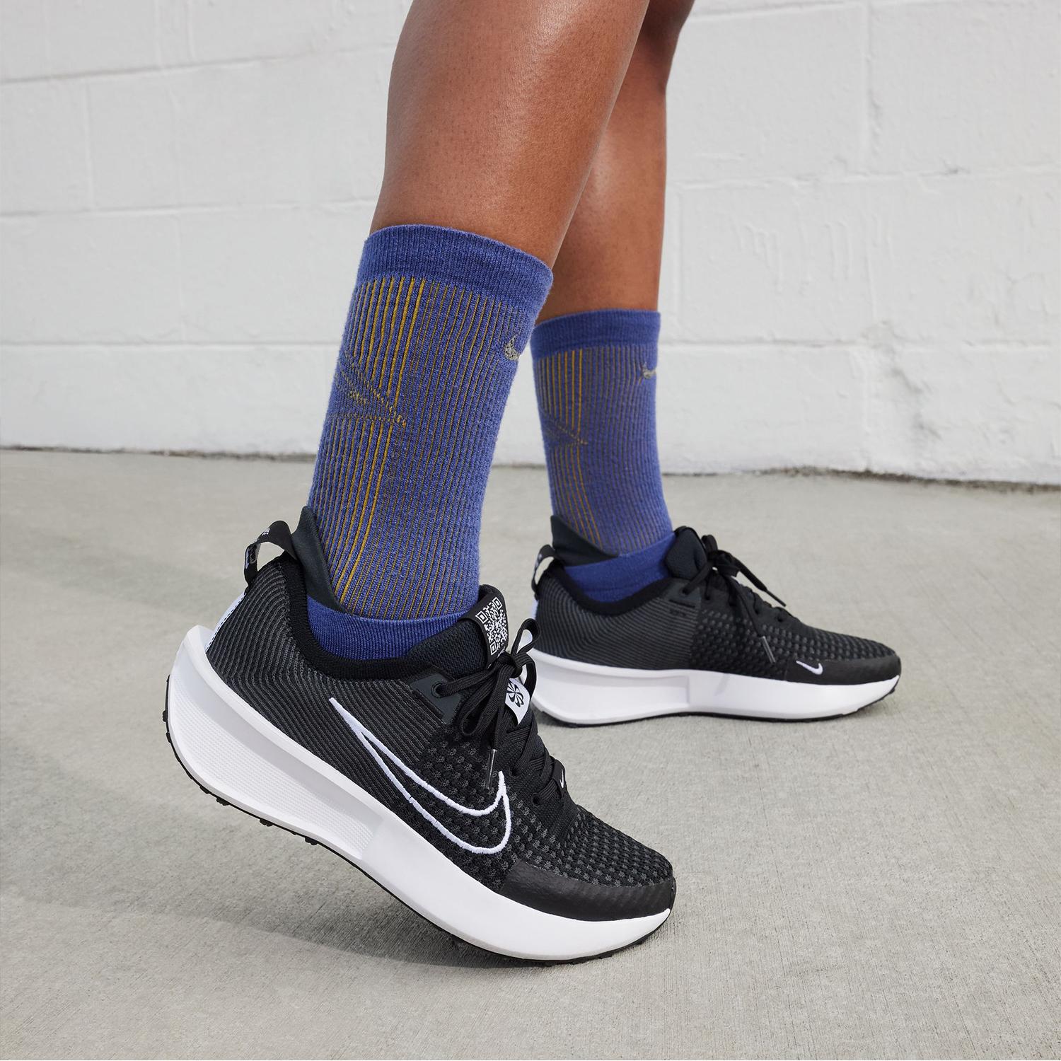 NIKE NIKE Interact Run｜OSHMAN'S ONLINE 公式通販