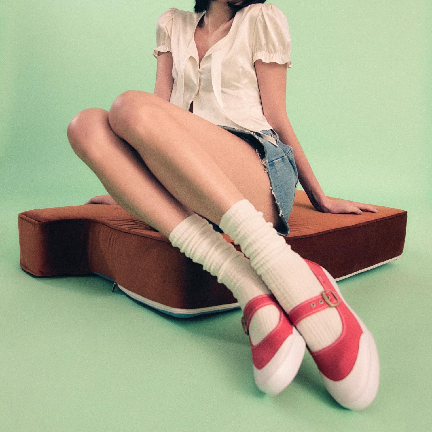 【VANS】 ヴァンズ MARY JANE CANVAS TOMATO 国内発送 VANS】 ヴァンズ MARY JANE メリージェーン VN000CRRH2D CANVAS