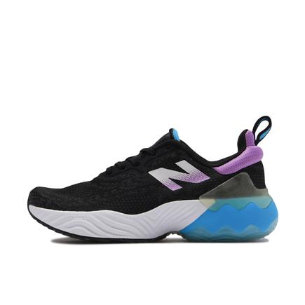 New Balance フューエルセルレベルトレーナー