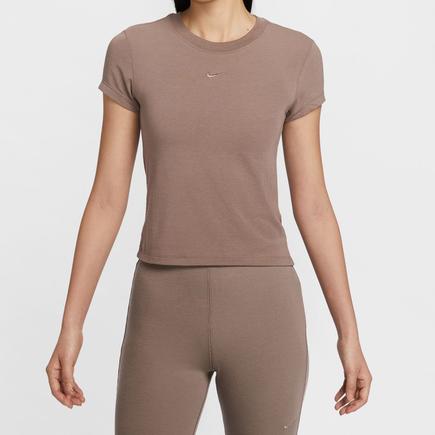 NIKE スポーツウェアチル ニットTシャツ