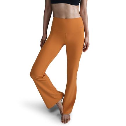 NIKE ゼンビーハイウエストフレアードレギンス