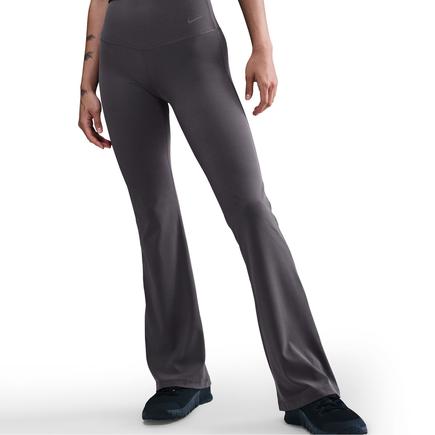 NIKE ゼンビーハイウエストフレアードレギンス