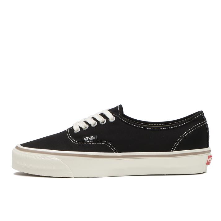 yz yVANSz @Y Authentic Reissue 44 I[ZeBbN VN000CT71KP BLACK/MARSHMALL 8(26cm)