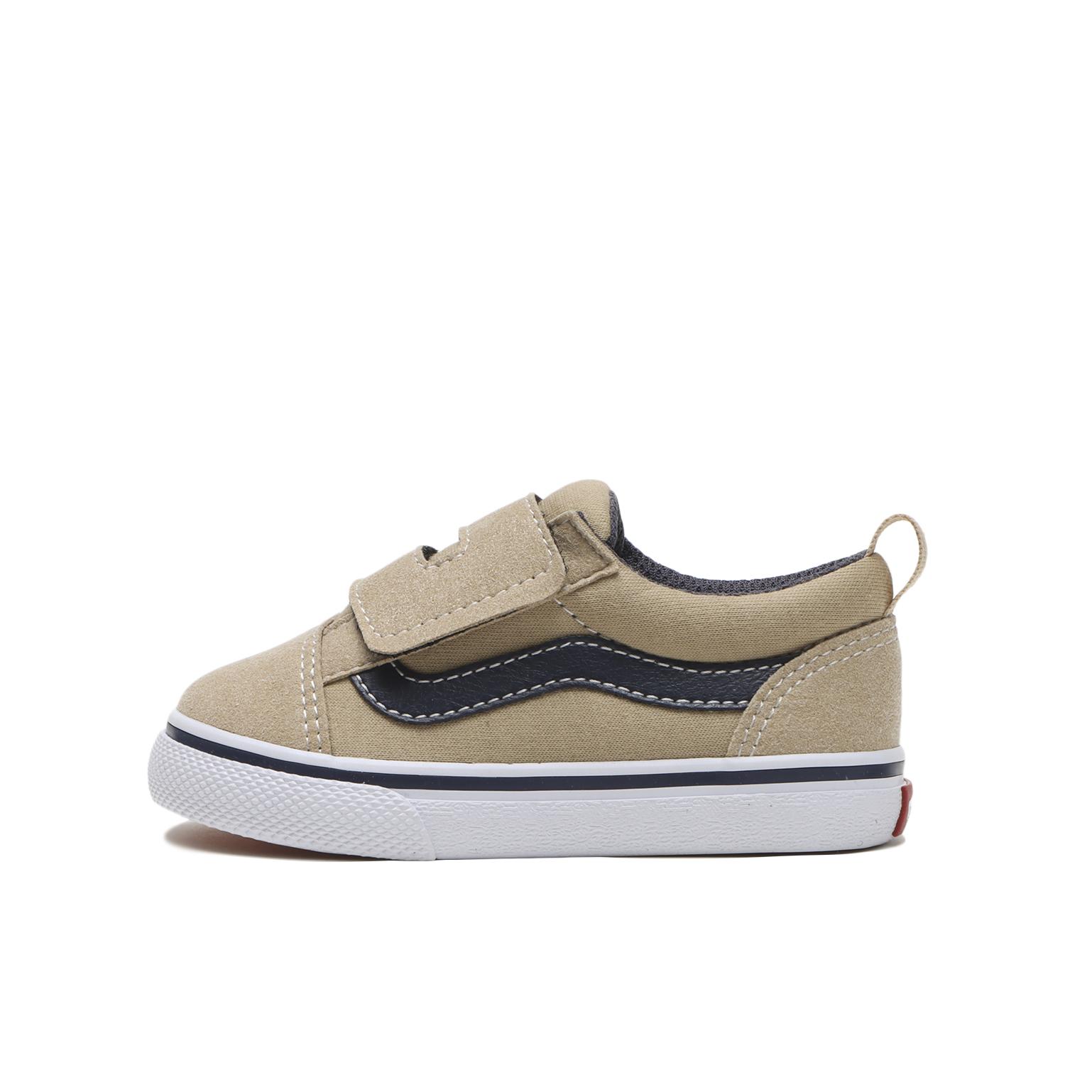   ベージュ スエード スニーカー　ＣＫロゴ　26.5㎝ Chico（チコ）の「ロゴデザインスニーカー（スニーカー）」 - WEAR