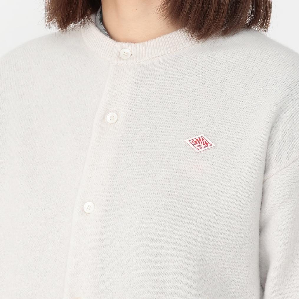 モデル：161cm / 着用サイズ：36 DANTON DANTON Lambswool Crew Neck Knit Cardigan画像4
