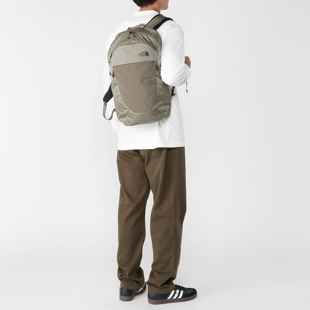 モデル：178cm THE NORTH FACE THE NORTH FACE Hazy Daypack画像3
