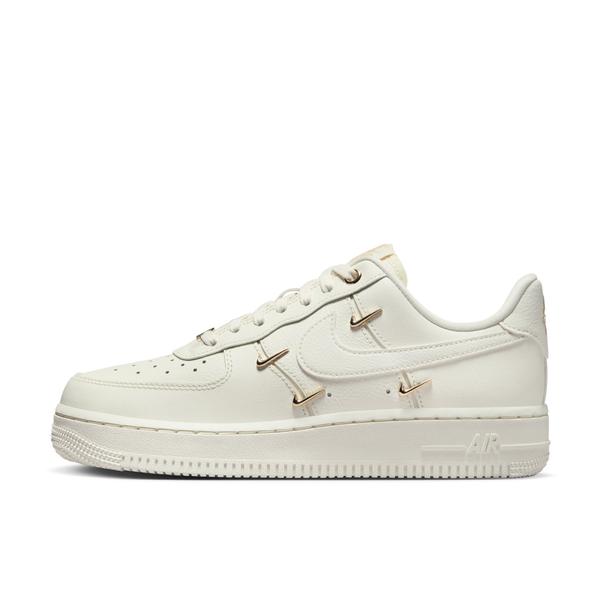 NIKE ウィメンズ エア フォース 1 '07 LX ホワイト 22cm