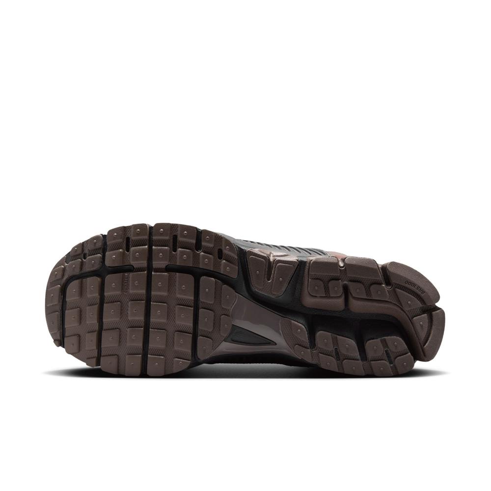 NIKE ZOOM VOMERO 5｜BILLY 