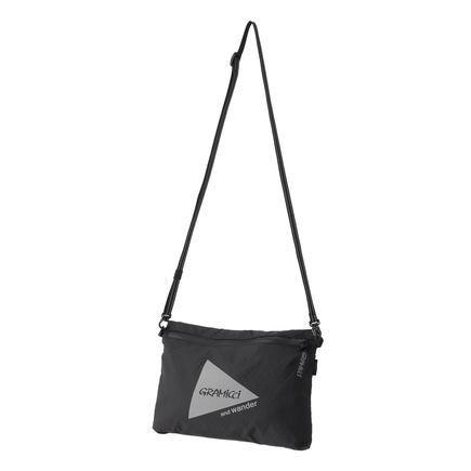 and wander グラミチナイロンサコッシュ