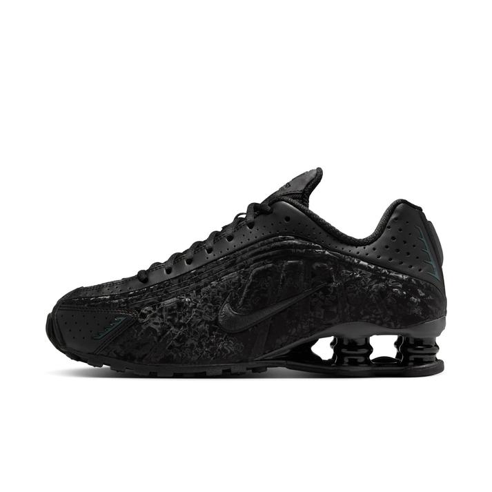 NIKE �E�B�����Y �V���b�N�X R4 002BLK/DKSKGY