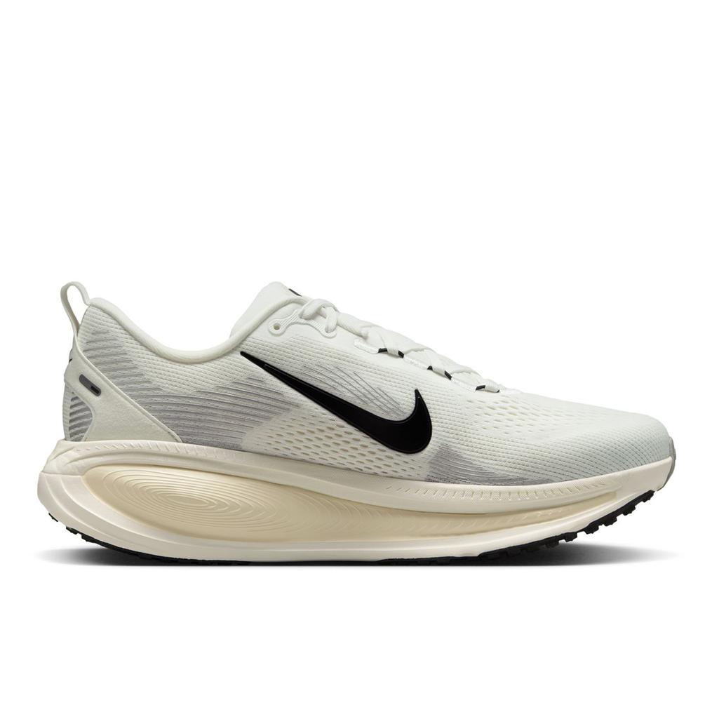  NIKE NIKE Vomero 18画像2