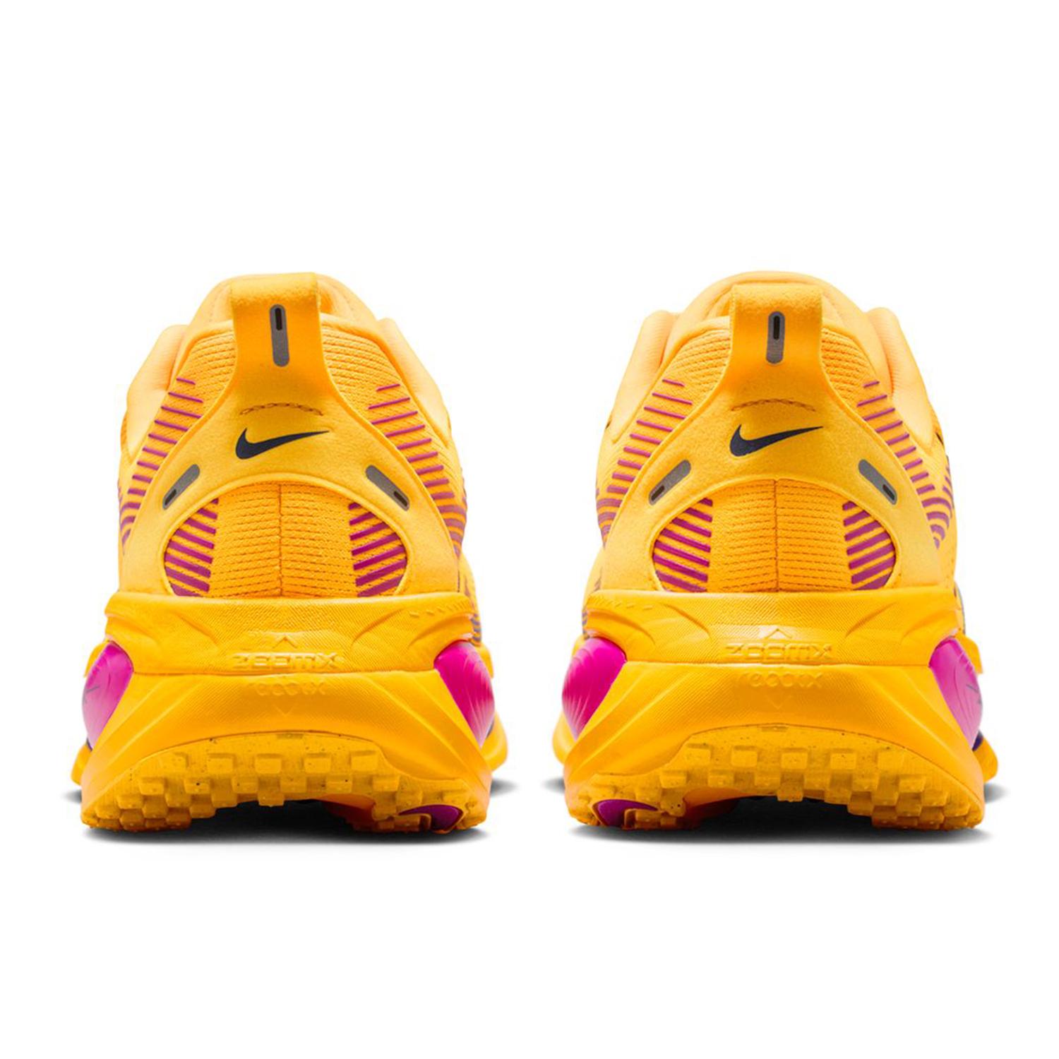 Nike ボメロ18 26㎝　新品 ホワイト/オレンジ/イエロー ナイキ ボメロ 18ウィメンズ ランニングシューズ 27 5cm HM6804-100