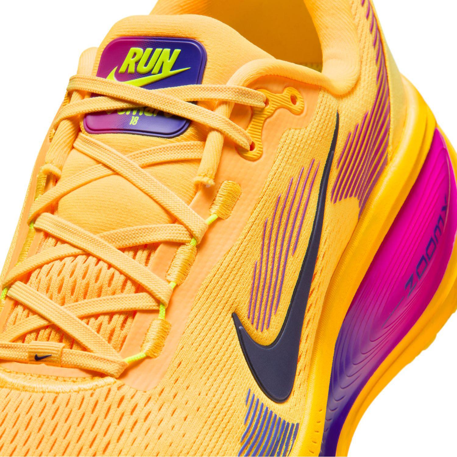Nike ボメロ18 26㎝　新品 ホワイト/オレンジ/イエロー 中古・古着通販】NIKE (ナイキ) ズーム ボメロ 18／ZOOM VOMERO 18