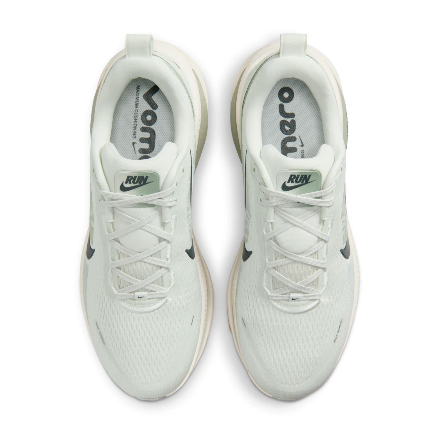  NIKE VOMERO 18画像3