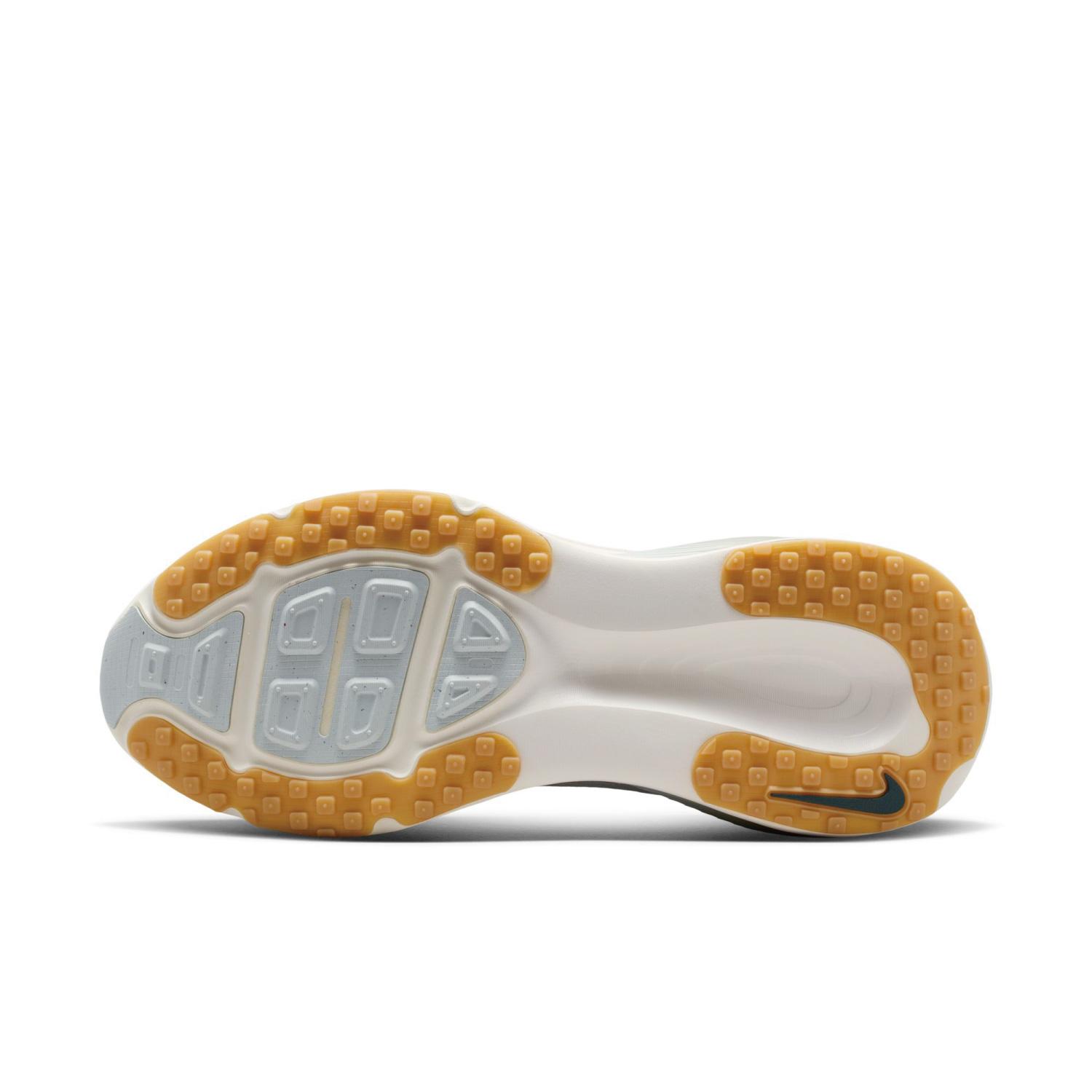  NIKE VOMERO 18画像6