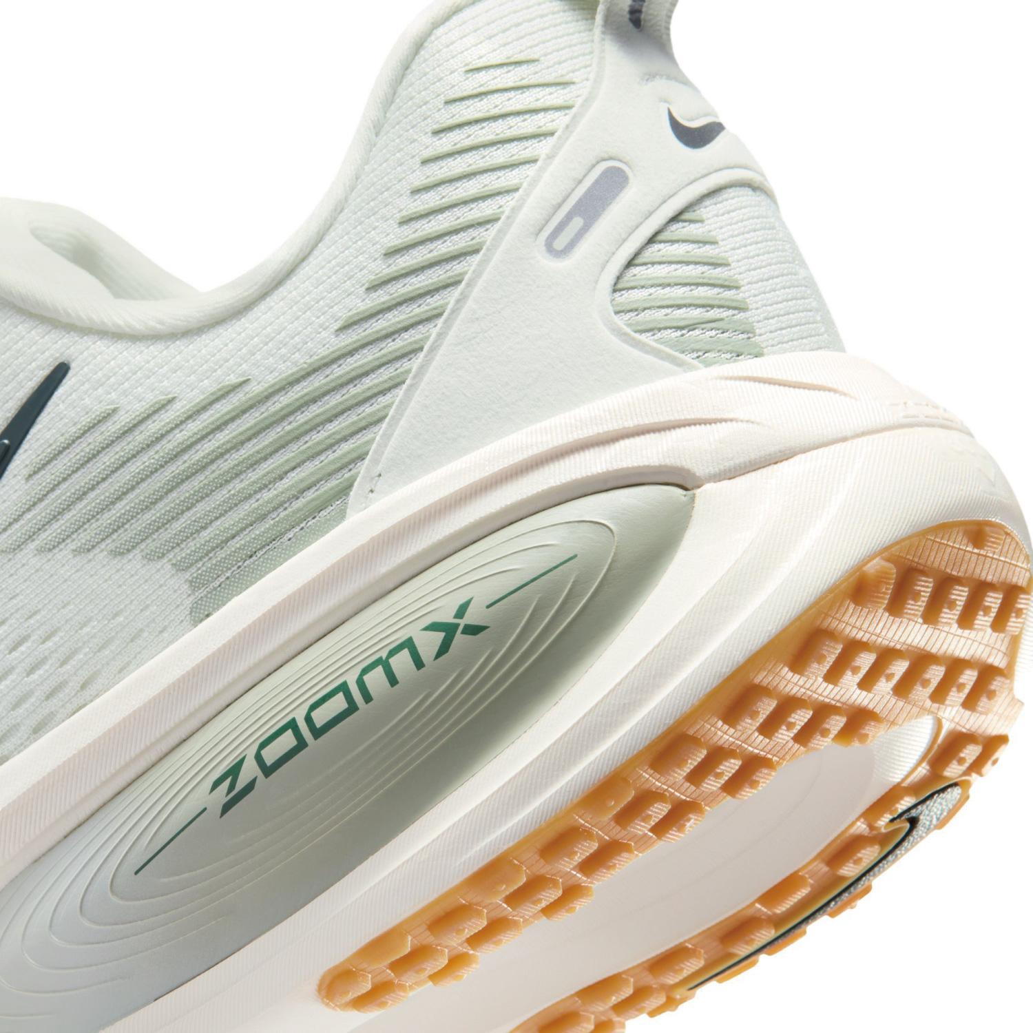  NIKE VOMERO 18画像7