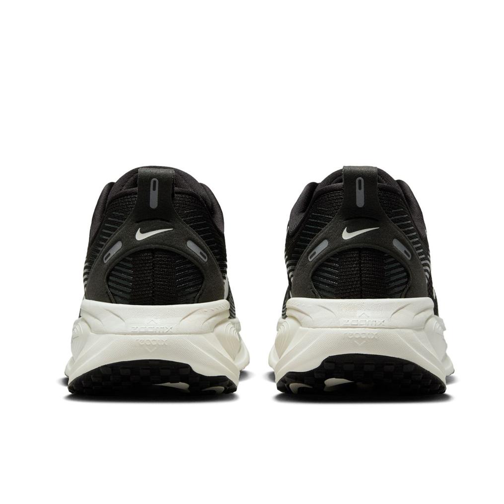  NIKE NIKE W Vomero 18画像2