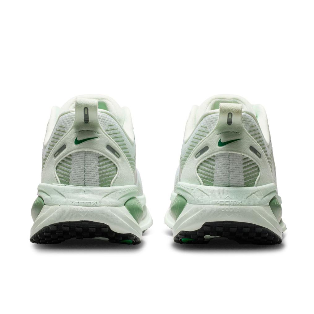  NIKE NIKE W Vomero 18画像4