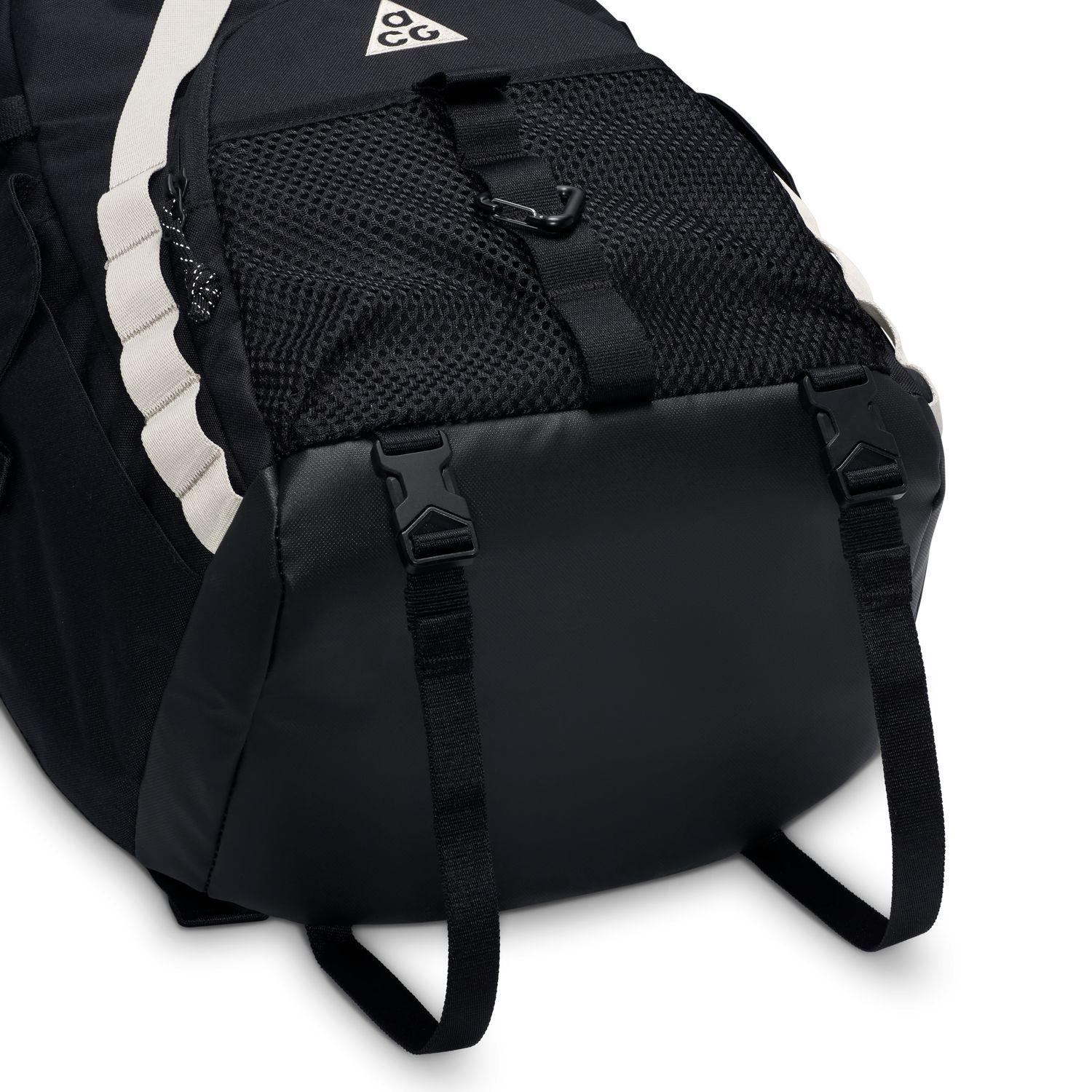 NIKE NIKE ACG DAYMAX Backpack｜OSHMAN'S ONLINE 公式通販