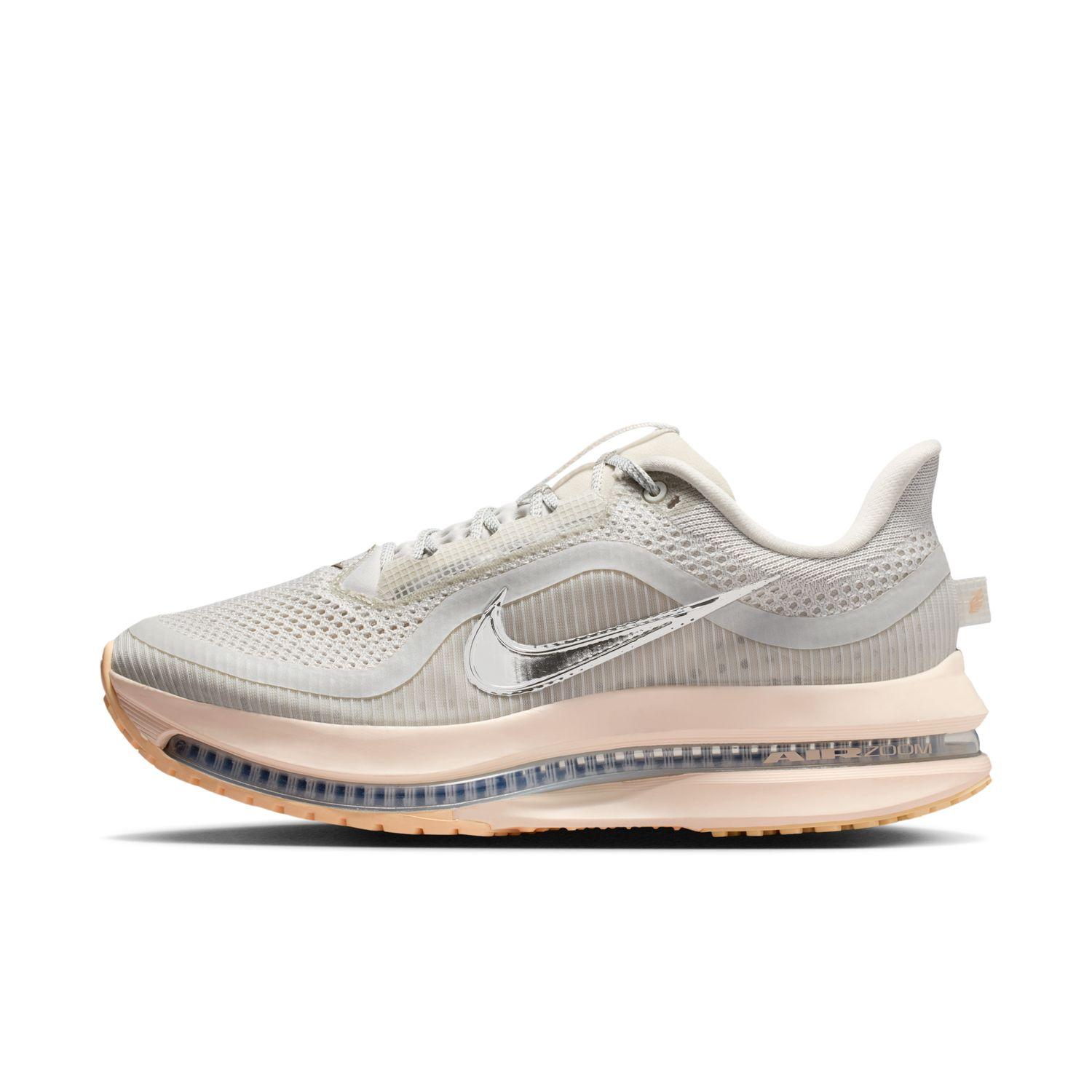 ナイキ23.5cm Amazon.com | Nike Legend Essential 3 Next Nature Men's Workout