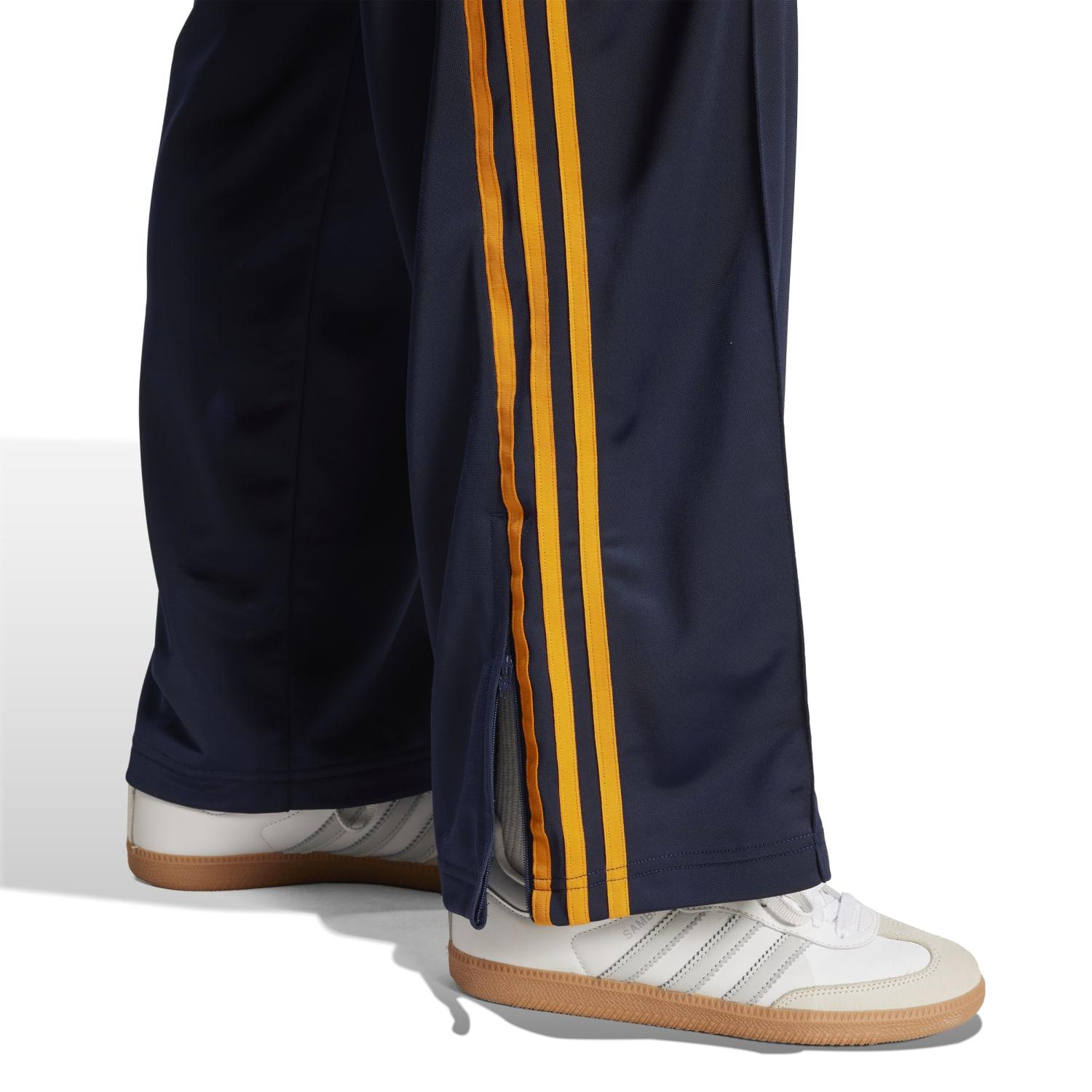タグ付き新品未使用　adidasレディースパンツ 新品 adidas 黒3XL サテンワイドレッグパンツ ファイヤーバード