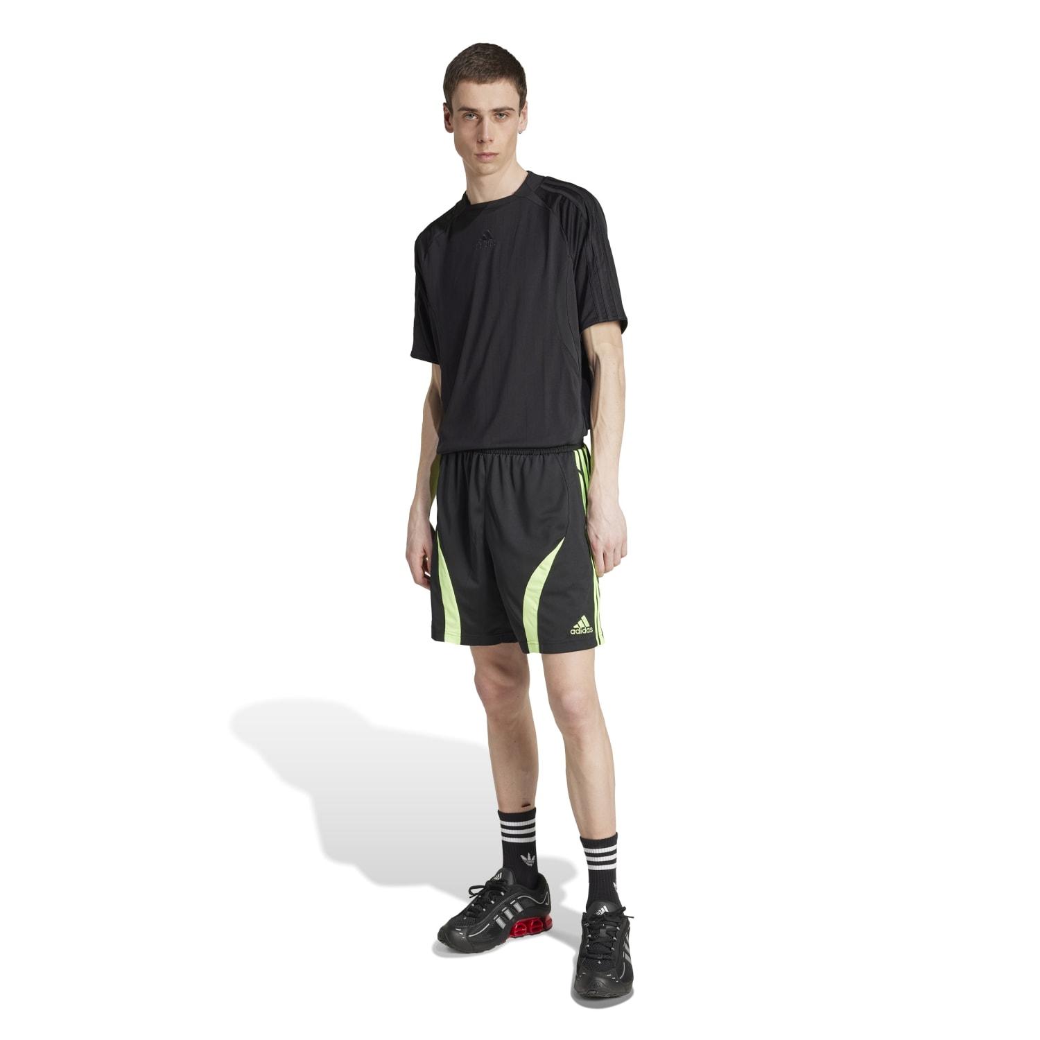 u*b様 d63☆アディダスTECHNOショートパンツ☆M☆ポリエステル☆ショー ≪アウトレット≫ 【adidas】 アディダス M TEAMGEIST SHORTS ショート