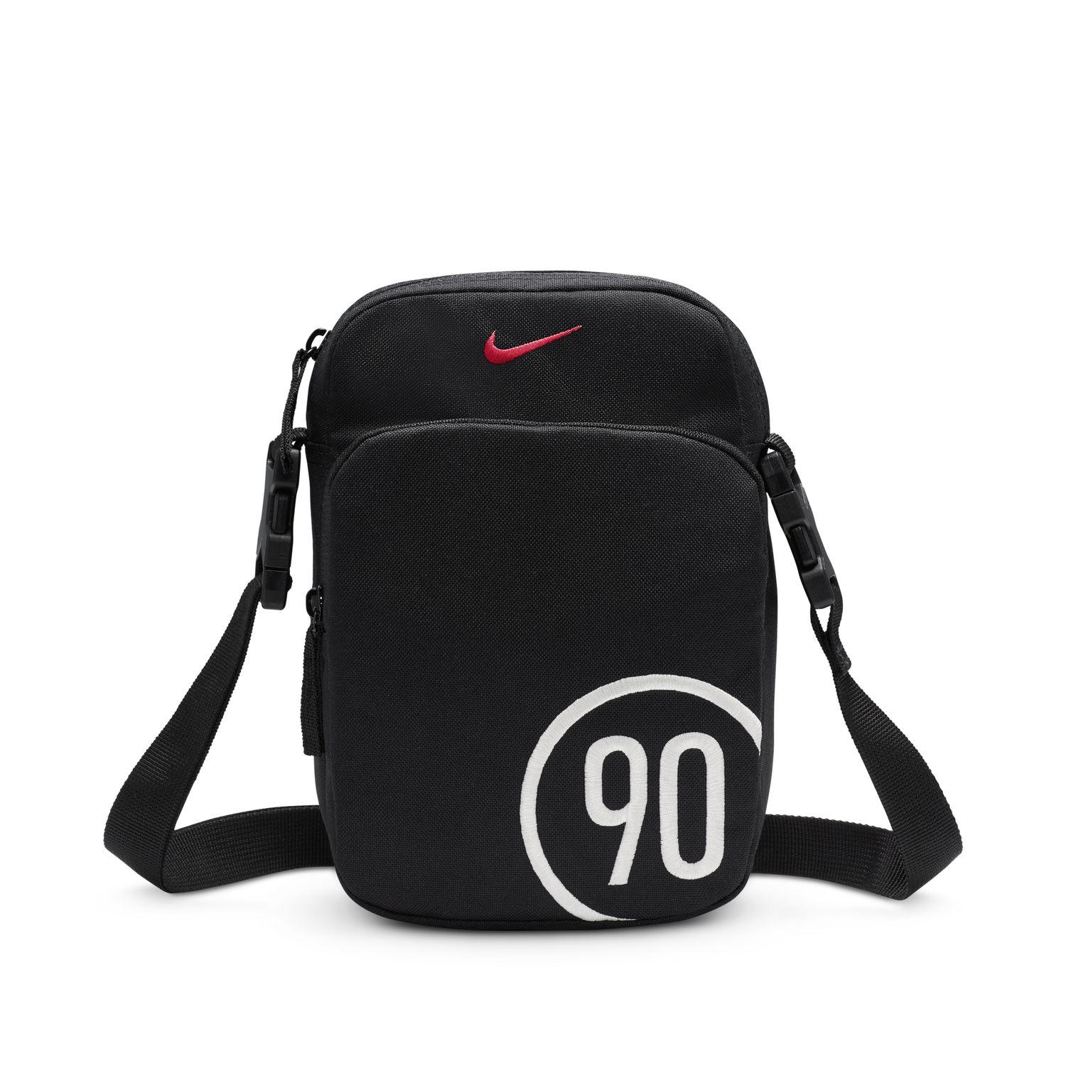 週末限定！Nike ブラック バックパック 41H6CuM+2UL._UF894,1000_QL80_.jpg