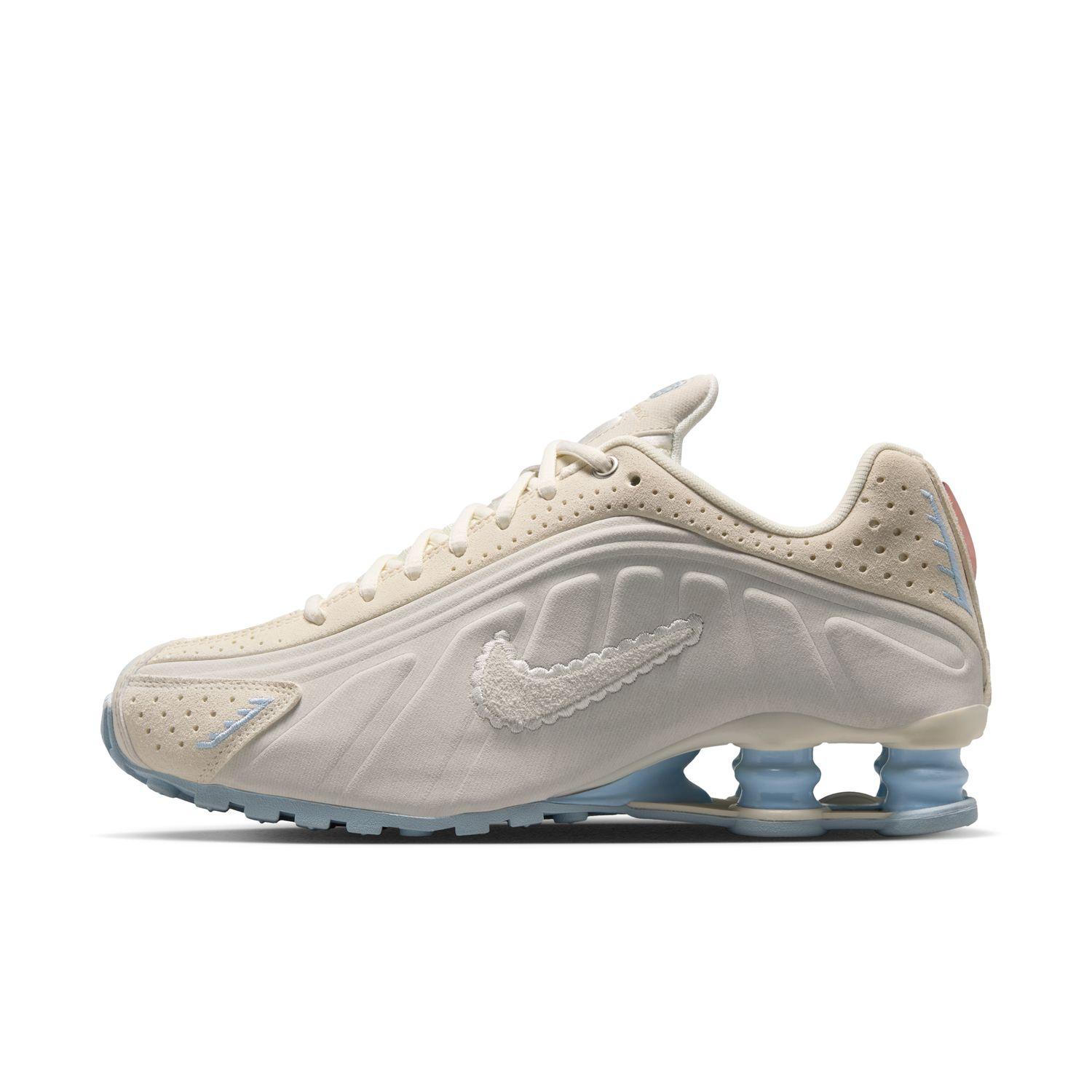 【NIKE】W SHOX R4 SE PALIVR/SAIL 国内発送 NIKE】 ナイキ W SHOX R4 SE ウィメンズ ショックス R4 SE