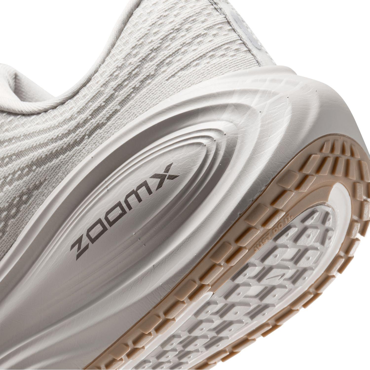 NIKE NIKE Vomero Plus｜OSHMAN'S ONLINE 公式通販