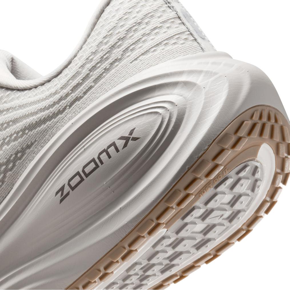  NIKE NIKE Vomero Plus画像8