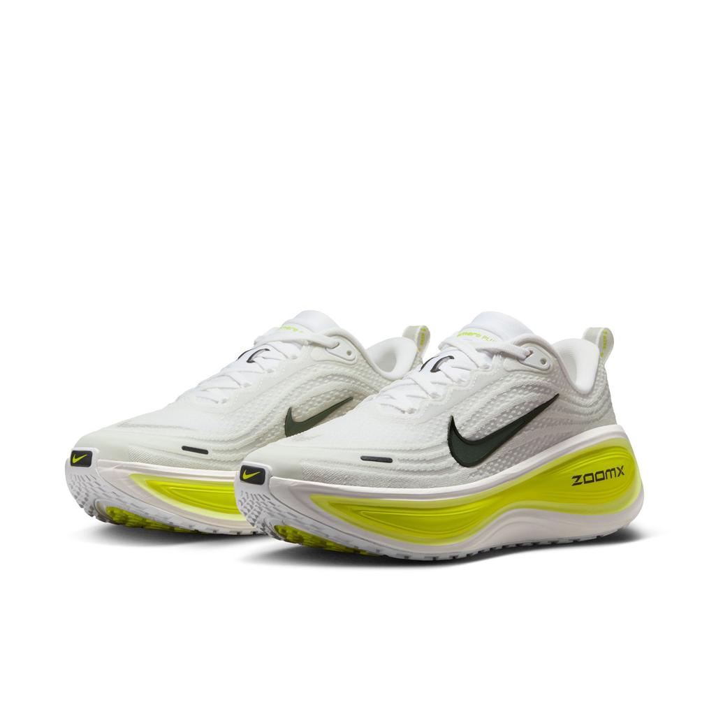  NIKE NIKE W Vomero Plus画像3