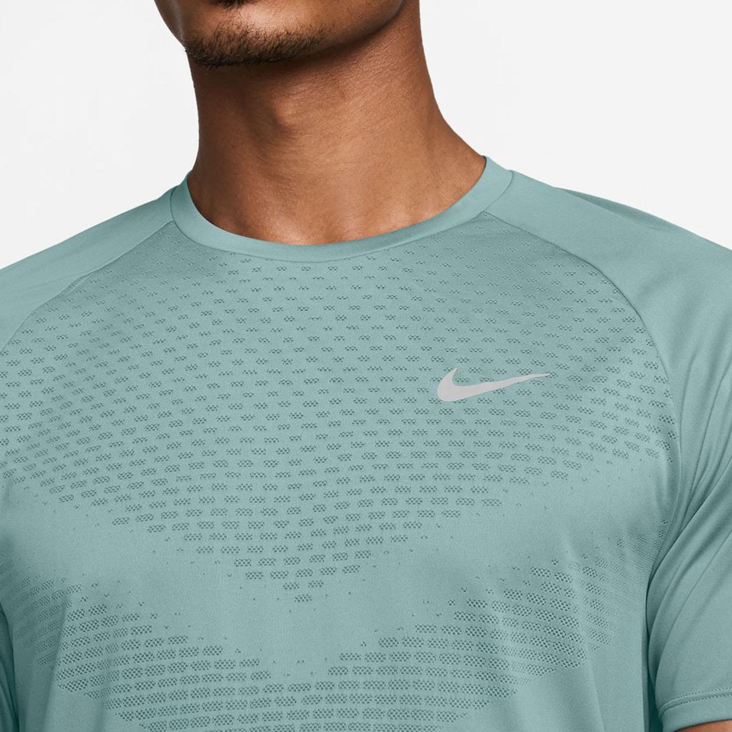 NIKE 【オンライン限定価格】 Stride Dri-FIT ADV S/S Run Top