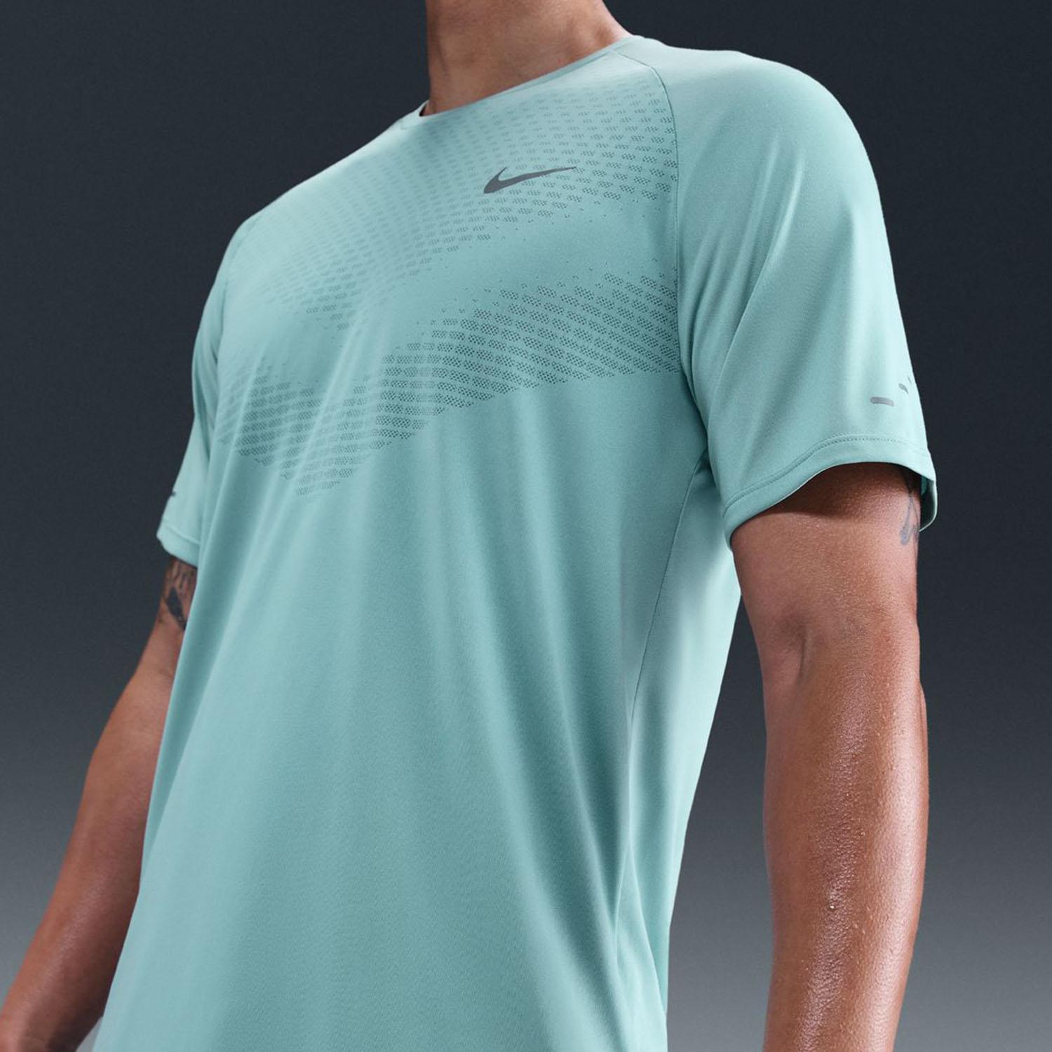 NIKE 【オンライン限定価格】 Stride Dri-FIT ADV S/S Run Top