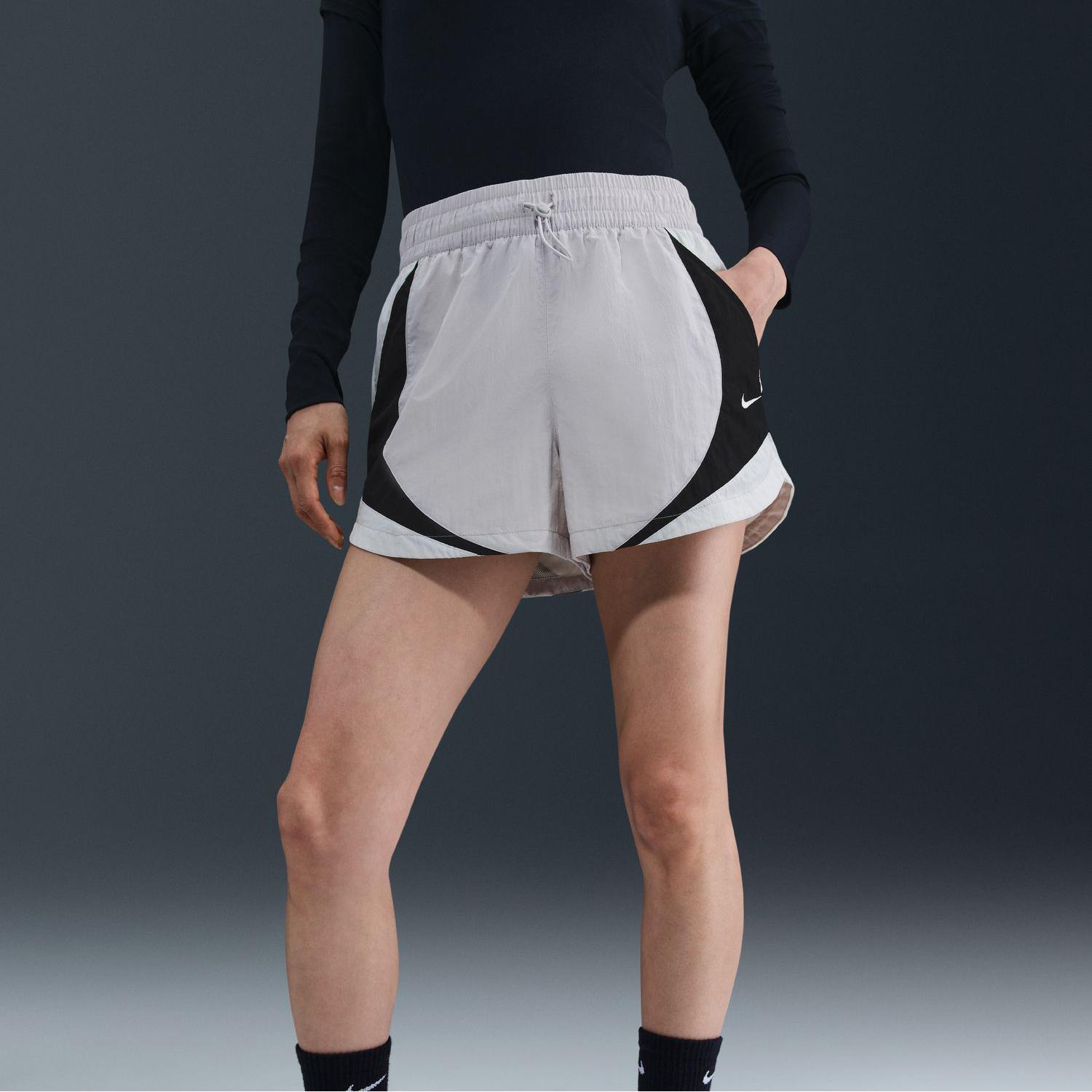 レディース 【NIKE】 ナイキ W STREET 3' TRACK SHORT ショート