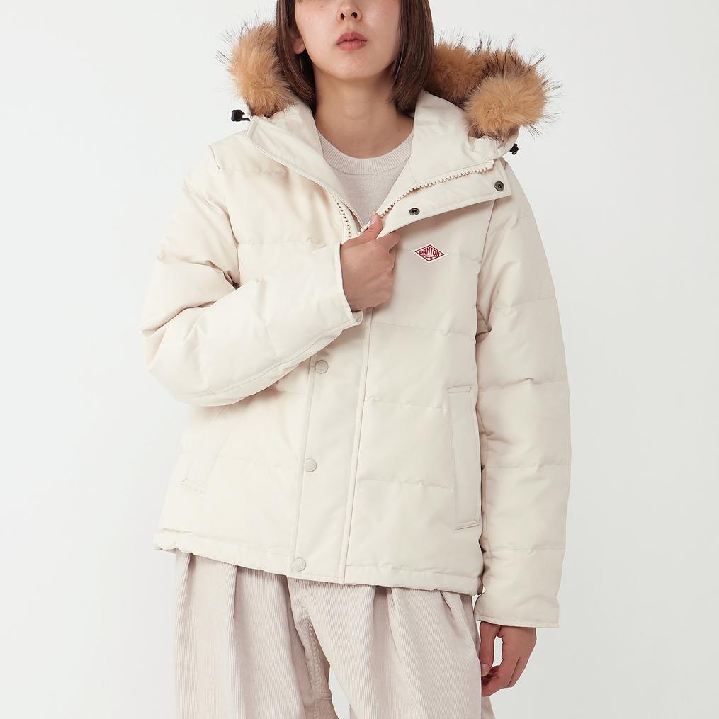 モデル：161cm / 着用サイズ：S DANTON DANTON W's Fake Far Hooded Down Jacket画像1