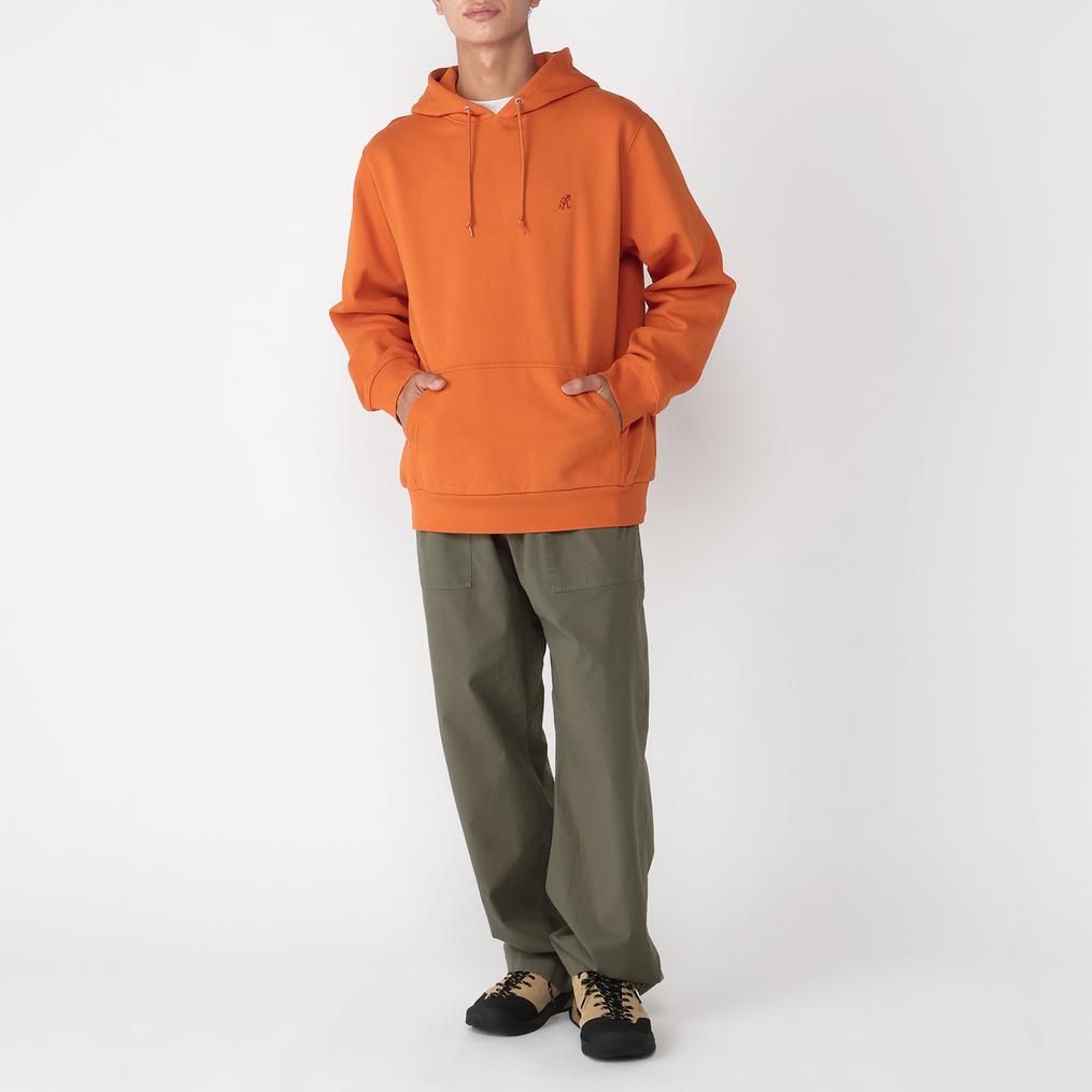 モデル：175cm / 着用サイズ：M Gramicci GRAMICCI One Point Hooded Sweat Shirt画像2
