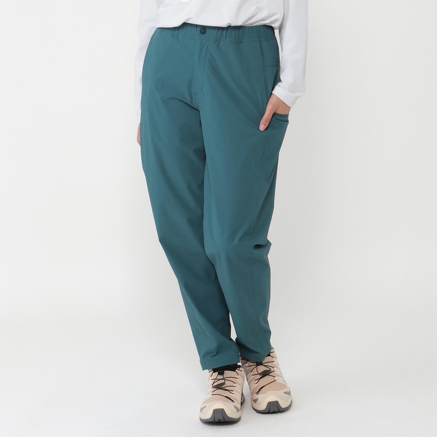 新品THE NORTH FACE ウーマンズ　スノーウェア　迷彩パンツ ザ ノース フェイス THE NORTH FACE ☆迷彩柄ジョガーパンツ （カーキ
