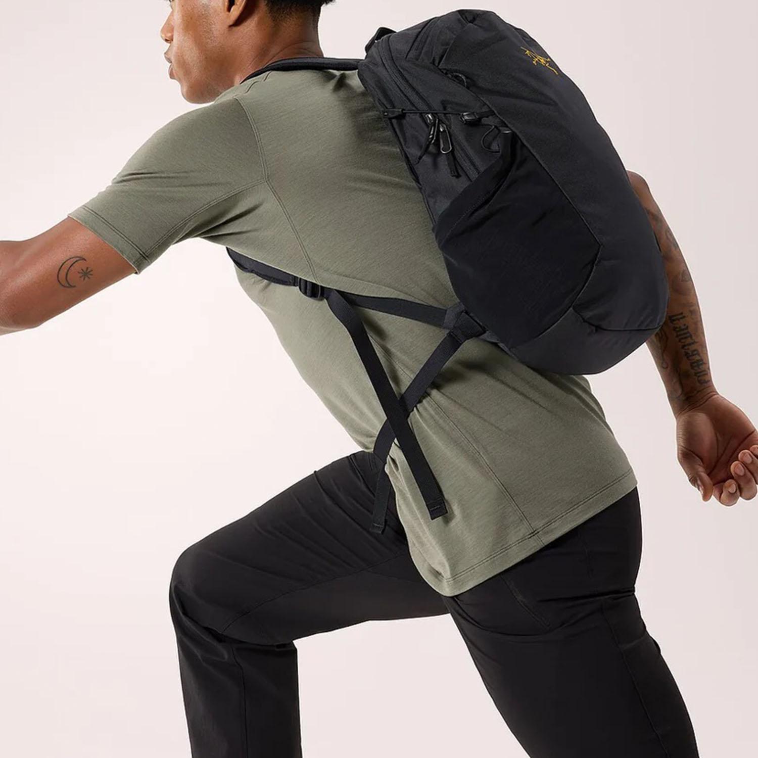 ARC'TERYX ARC'TERYX Mantis 16 Backpack｜OSHMAN'S ONLINE 公式通販