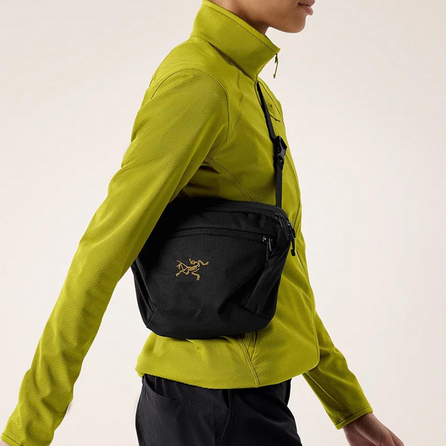 【新品未使用】ARC’TERYX MANTIS 2 と不織布ショッパートート ARC'TERYX [アークテリクス正規代理店] Mantis 2 Waist Pack