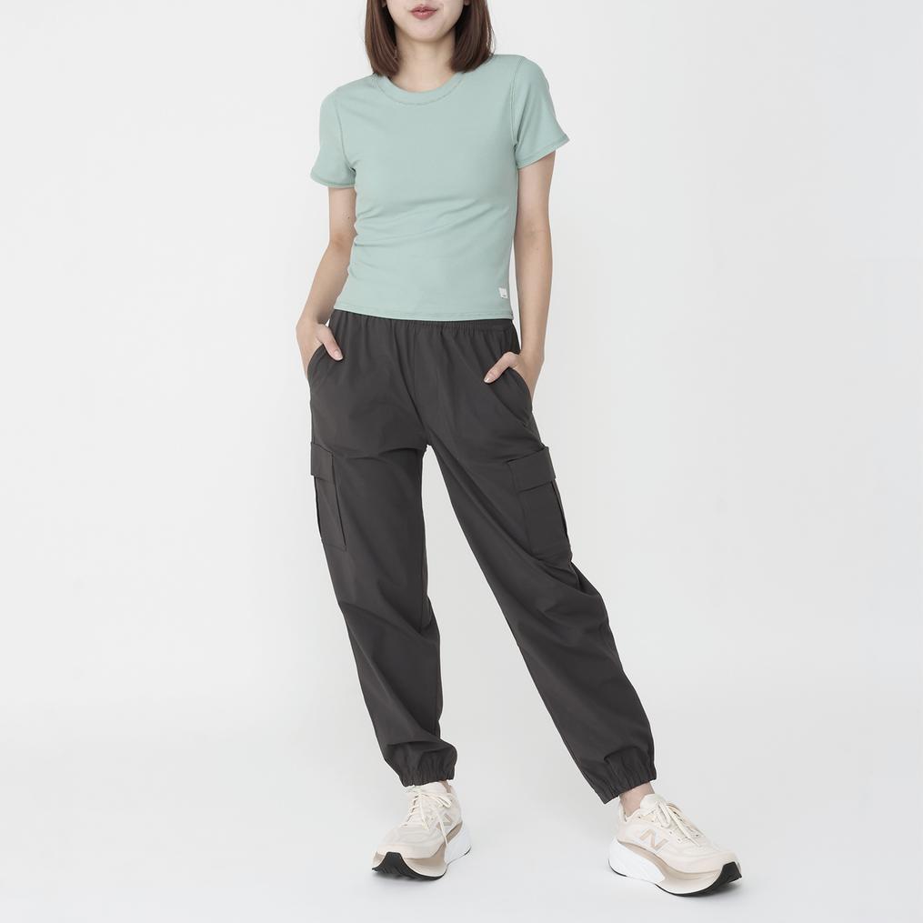 モデル：161cm / 着用サイズ：S vuori VUORI Pose Fitted Tee画像2